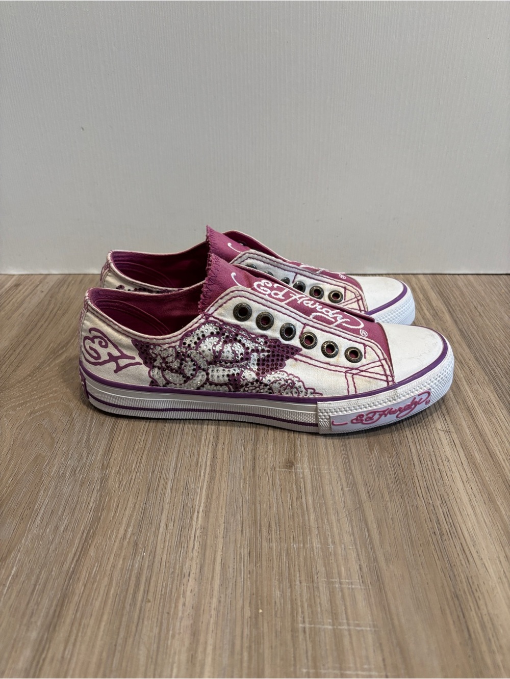 Ed Hardy Women White Rhinestone Shoe Shimmer Rose Y2K Vintage Size 5